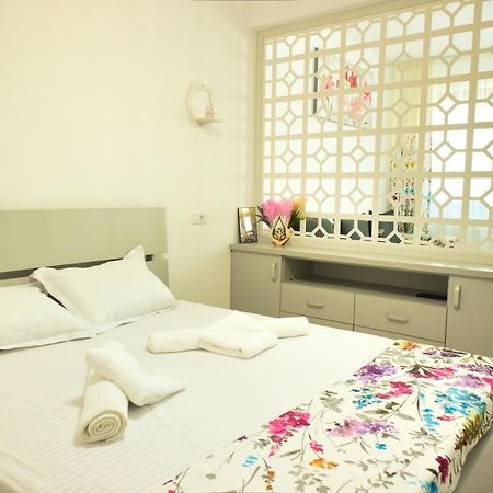 Cozy Flowers Studio - Fast Wi-Fi & Washer-Dryer Braşov Exterior foto