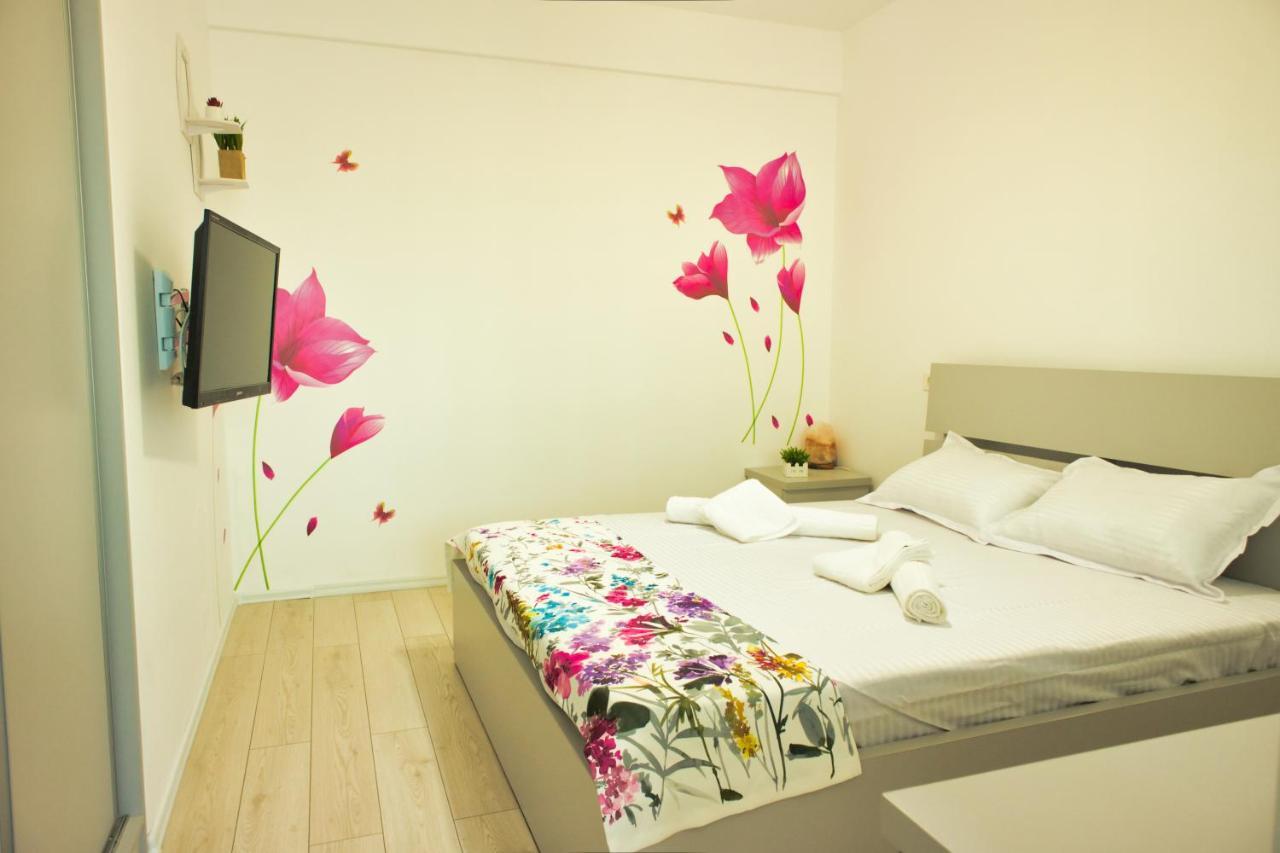 Cozy Flowers Studio - Fast Wi-Fi & Washer-Dryer Braşov Exterior foto